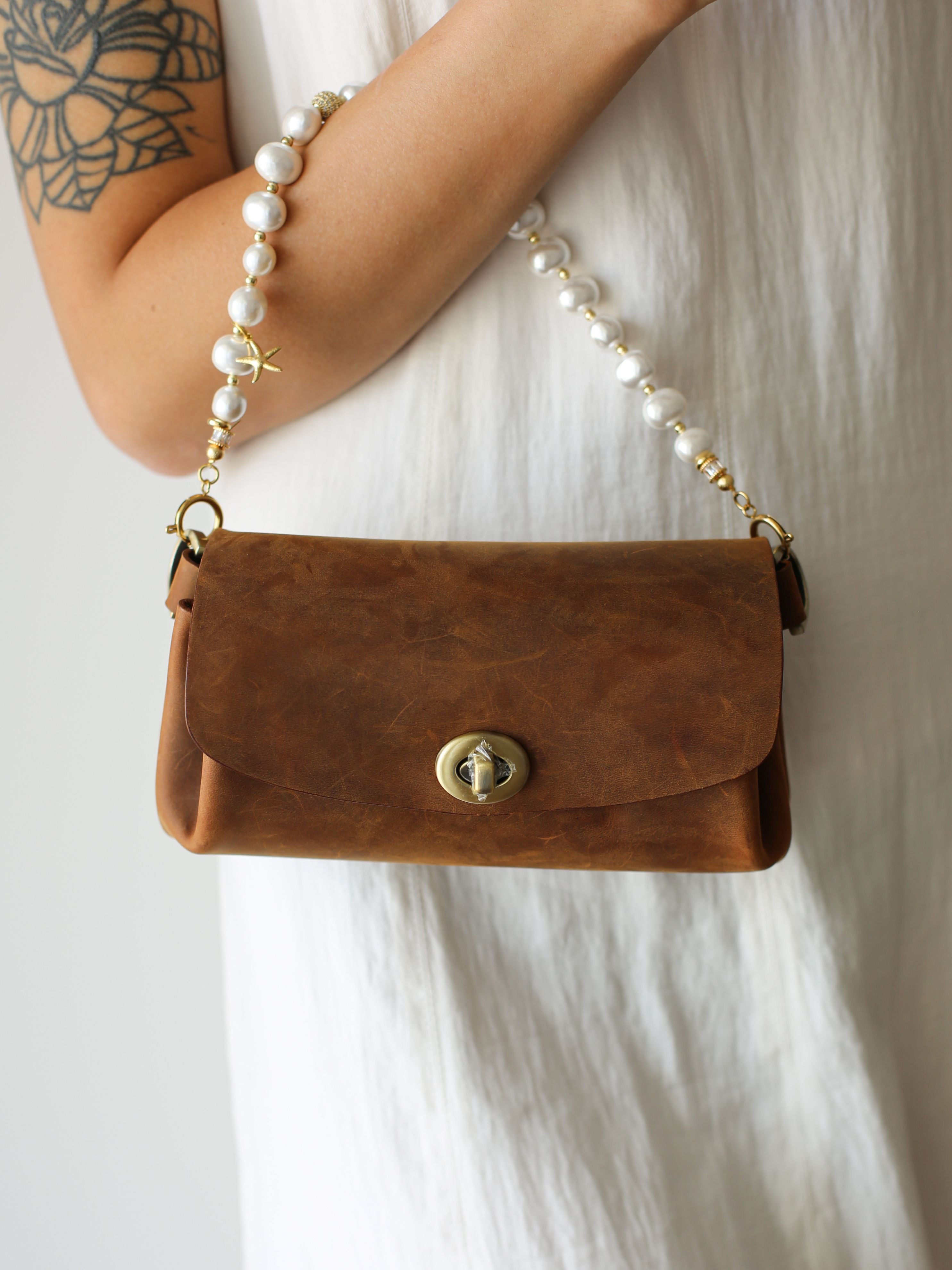 Short Pearl Strap