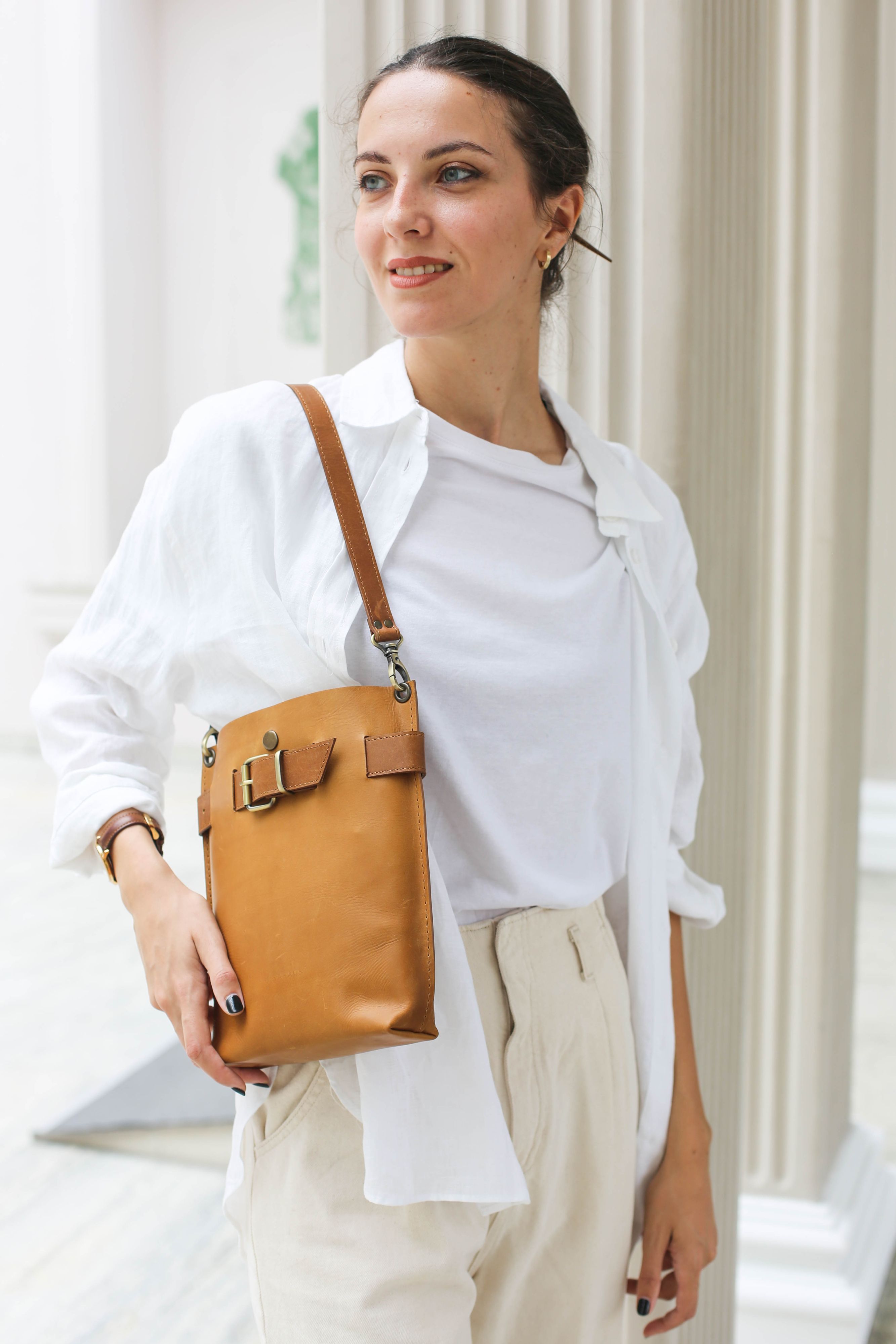 brown leather purse