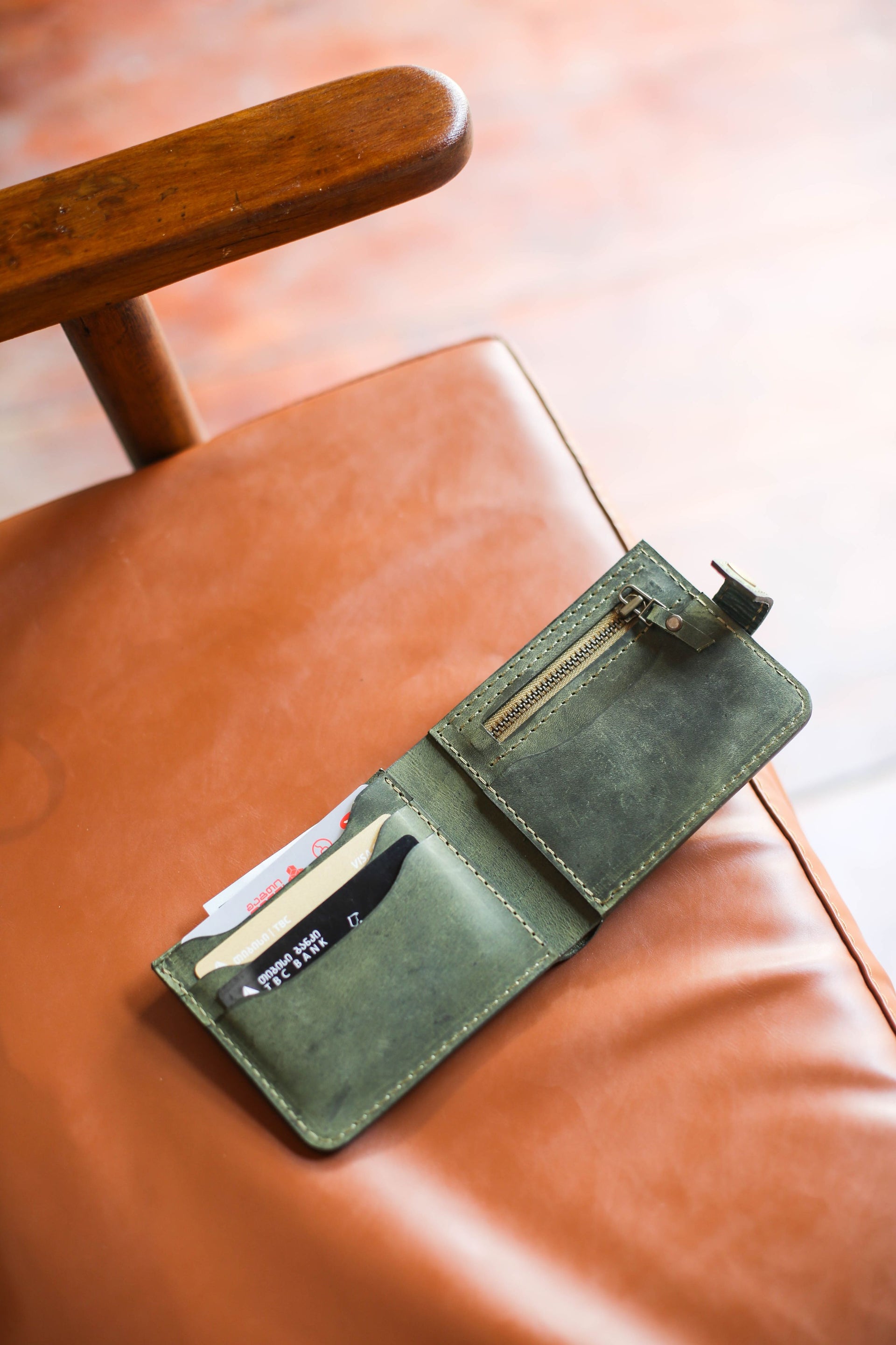 green leather wallet womens