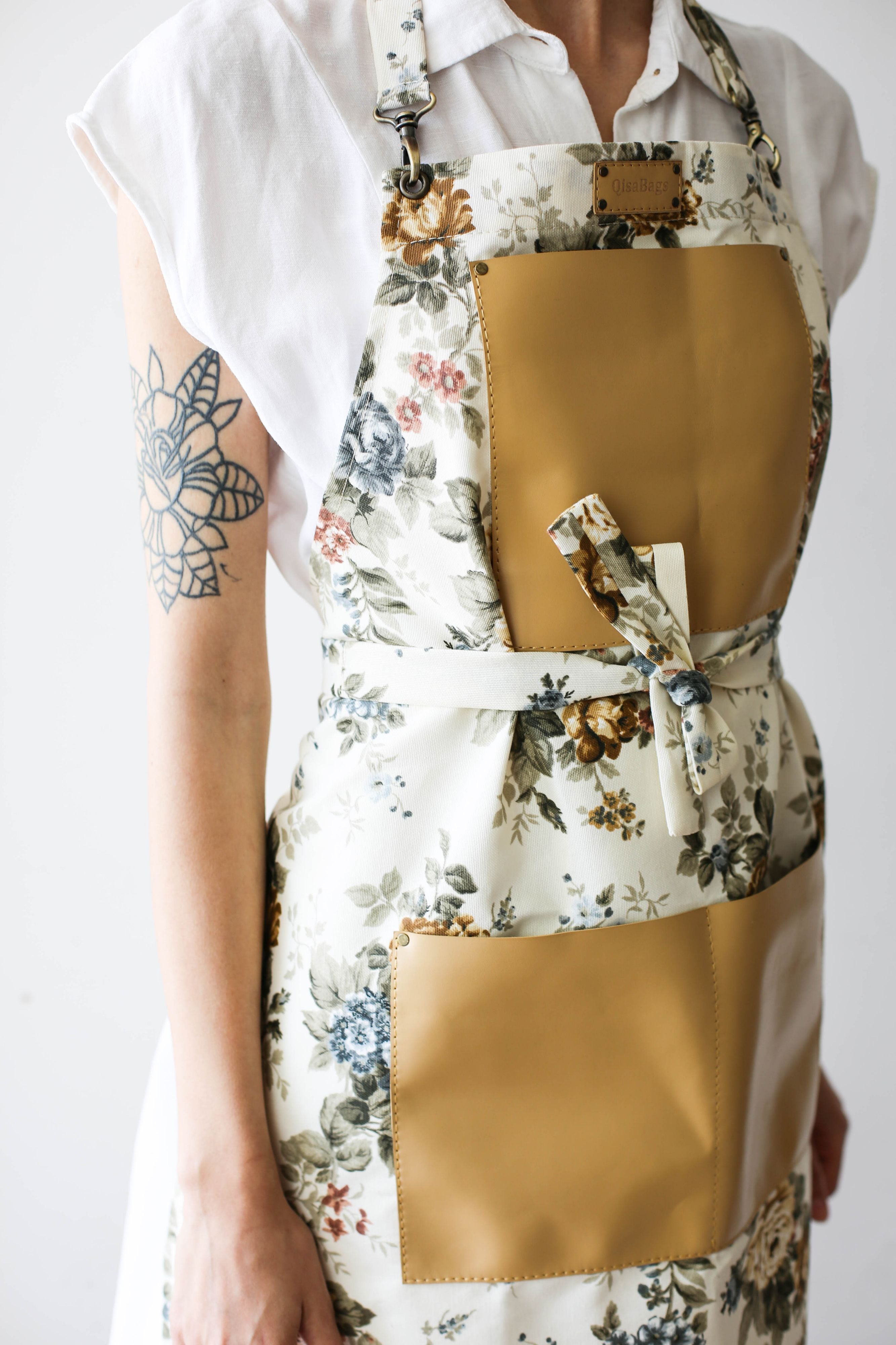 Leather Apron | Women's Vintage Aprons | Gardening Aprons