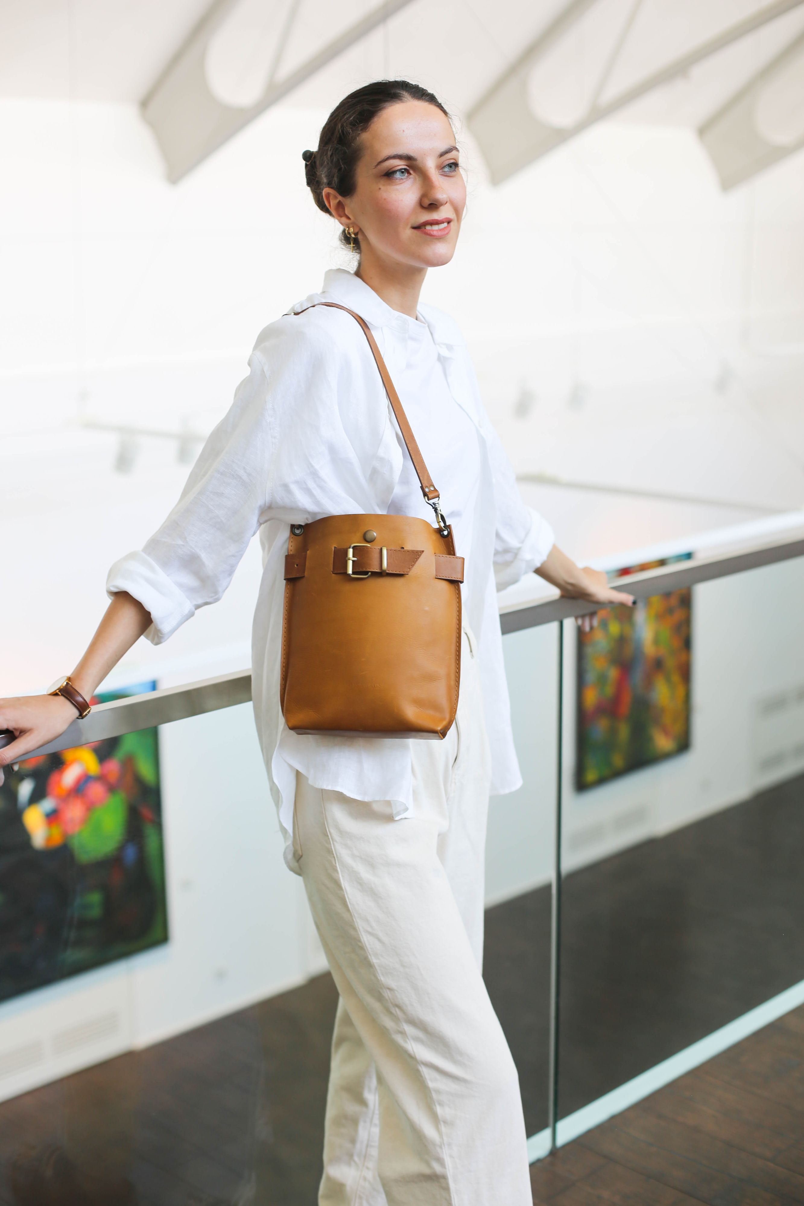 brown leather crossbody purse