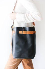  black leather shoulder bag