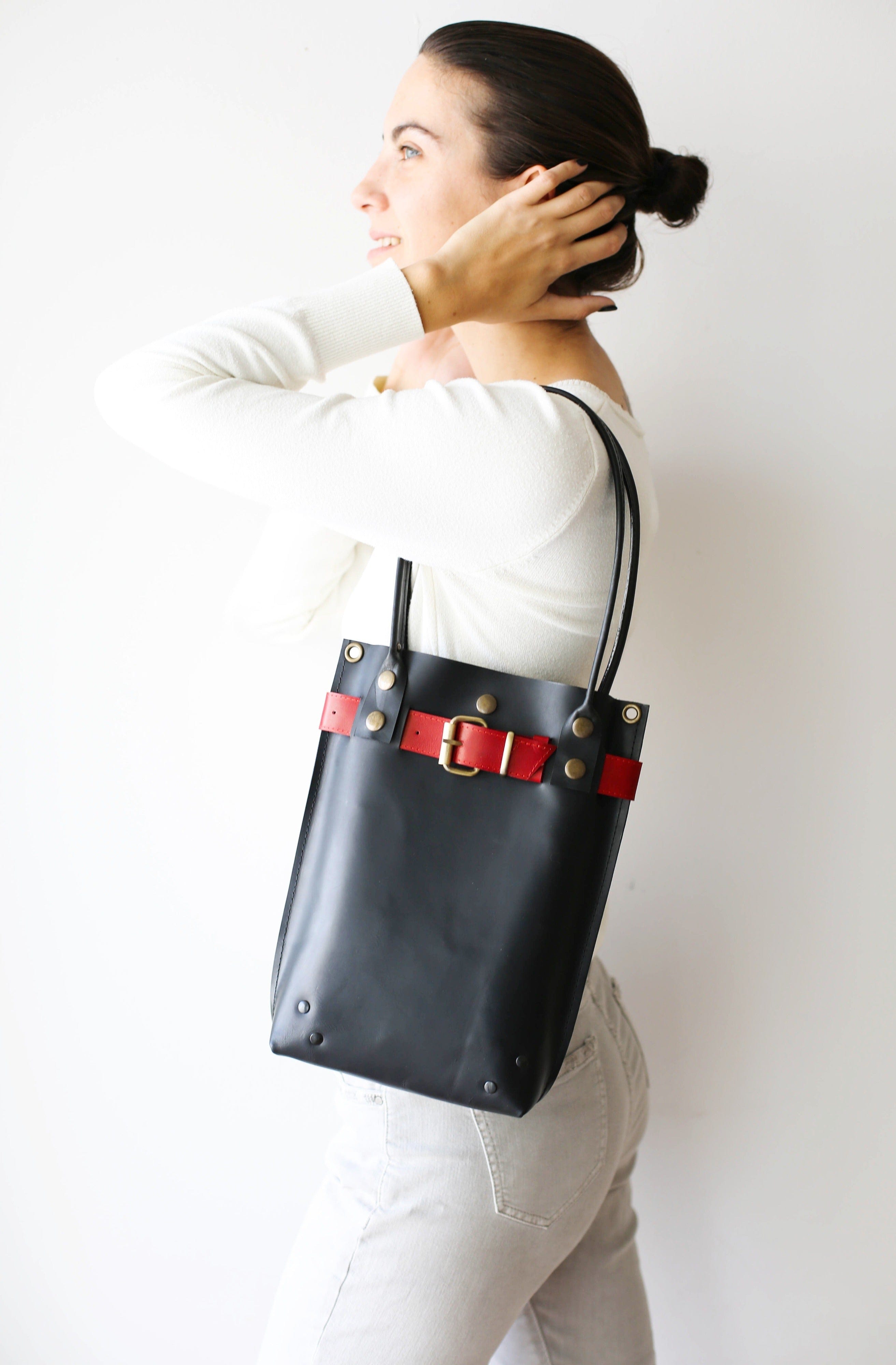 leather shoulder bag black