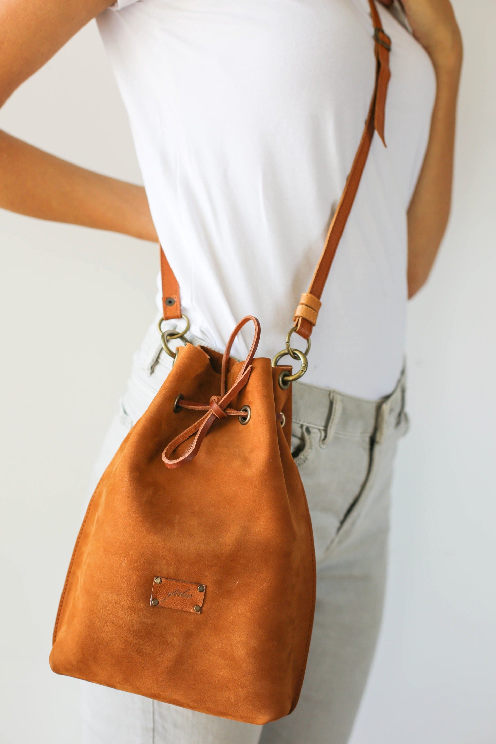 brown leather crossbody purse