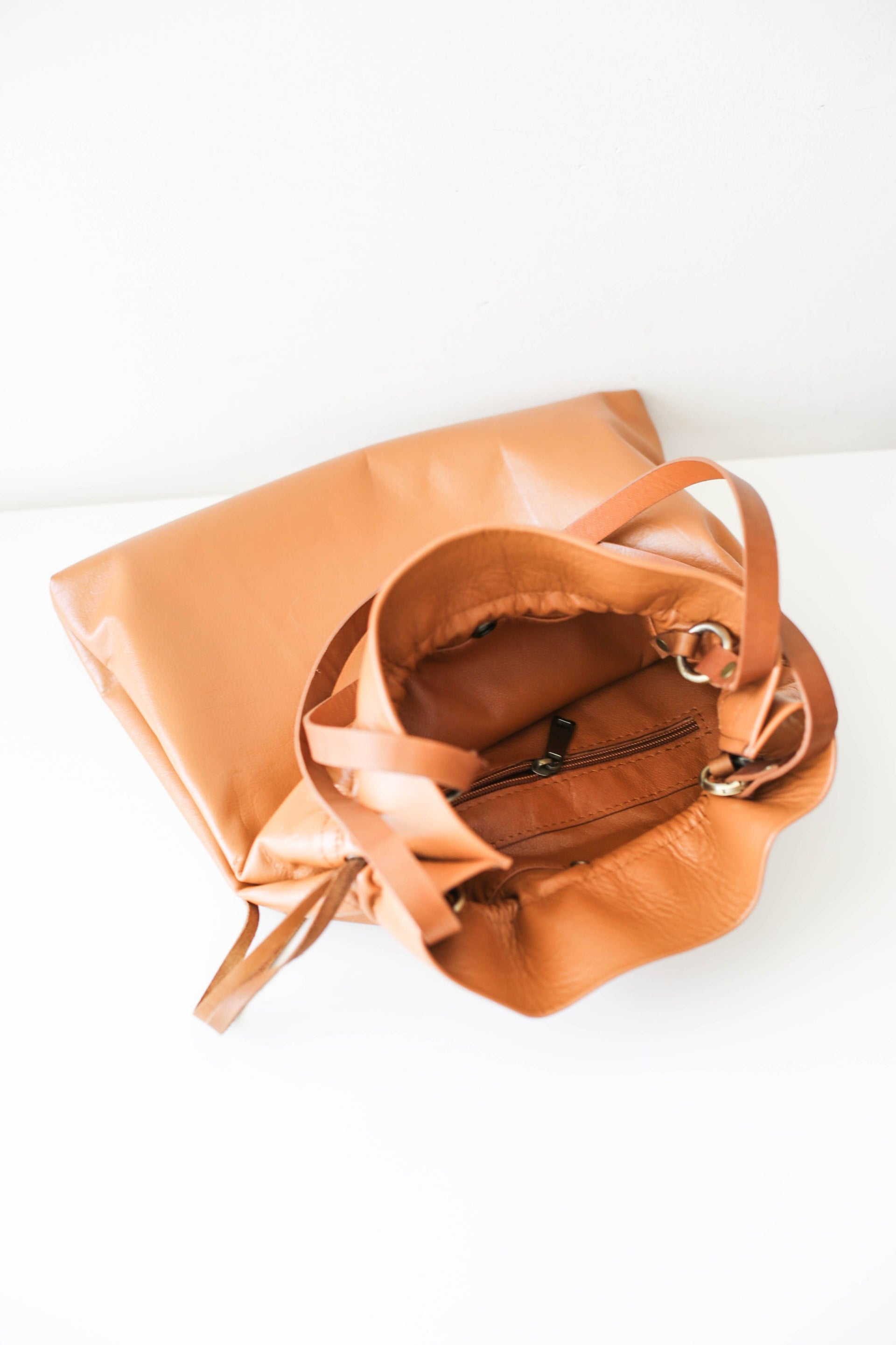 brown leather handbag 