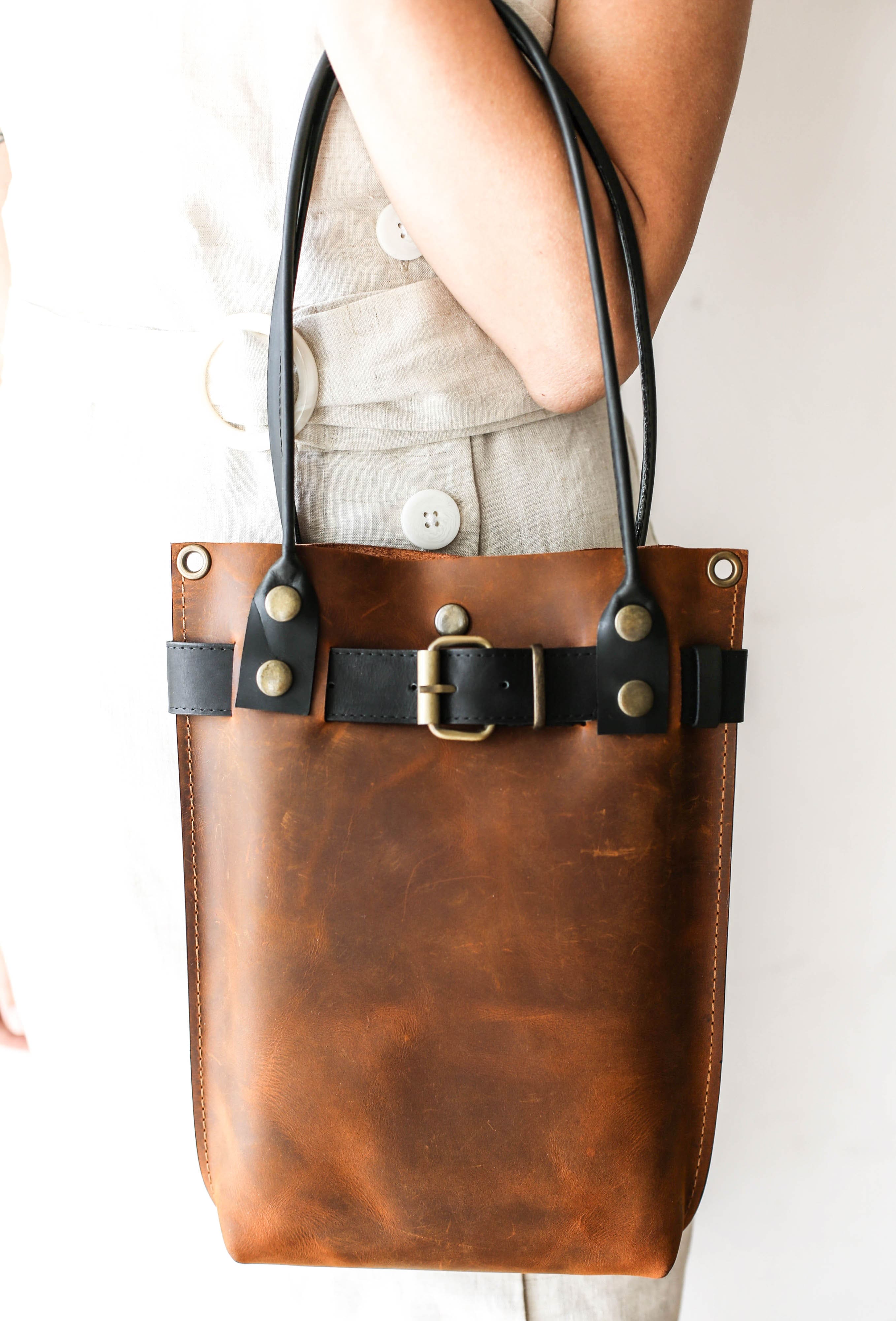 Leather shoulder bag