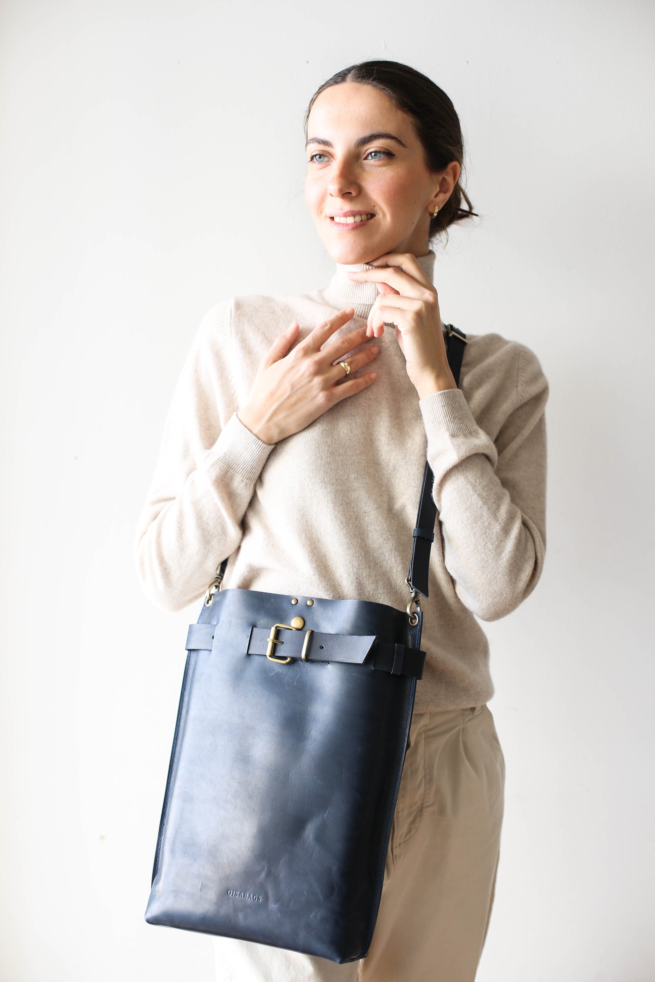  handmade leather crossbody bag