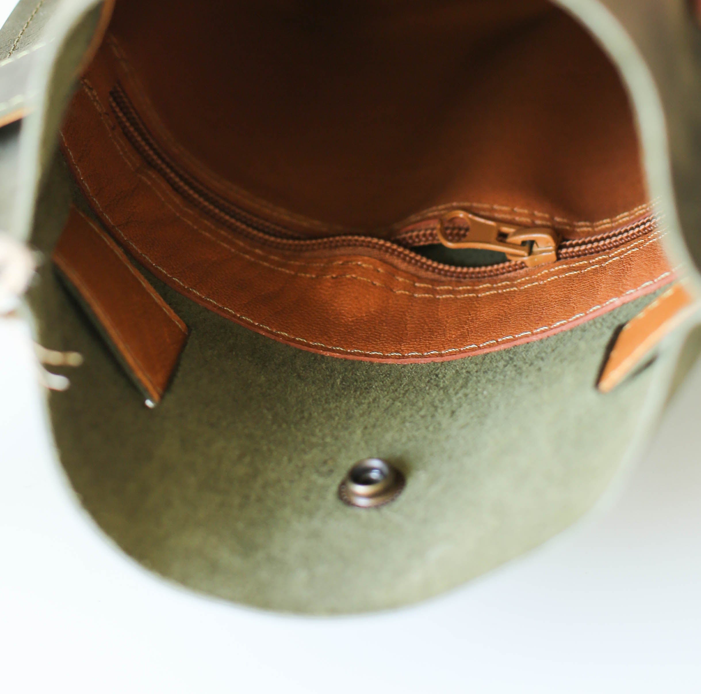TOD'S Olive Green Leather Handbag【関税送料込】 Olive Green Leather Tote Bag with Brown Accent – Julie Meyer