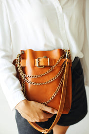 Stylish, Minimal Leather Bag