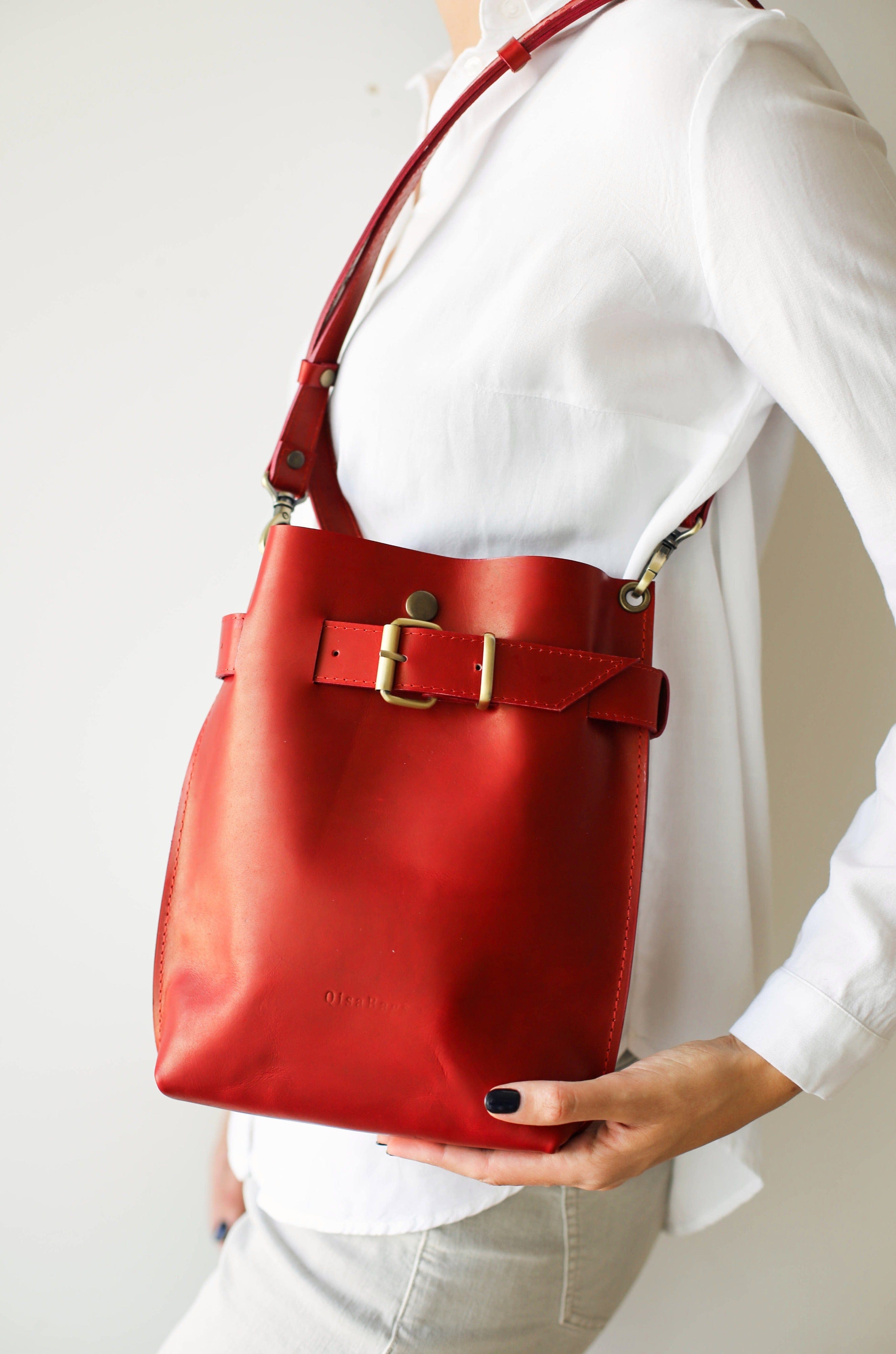 340+ Red Purse With Chain Stock Photos, Pictures & Royalty-Free Images -  iStock
