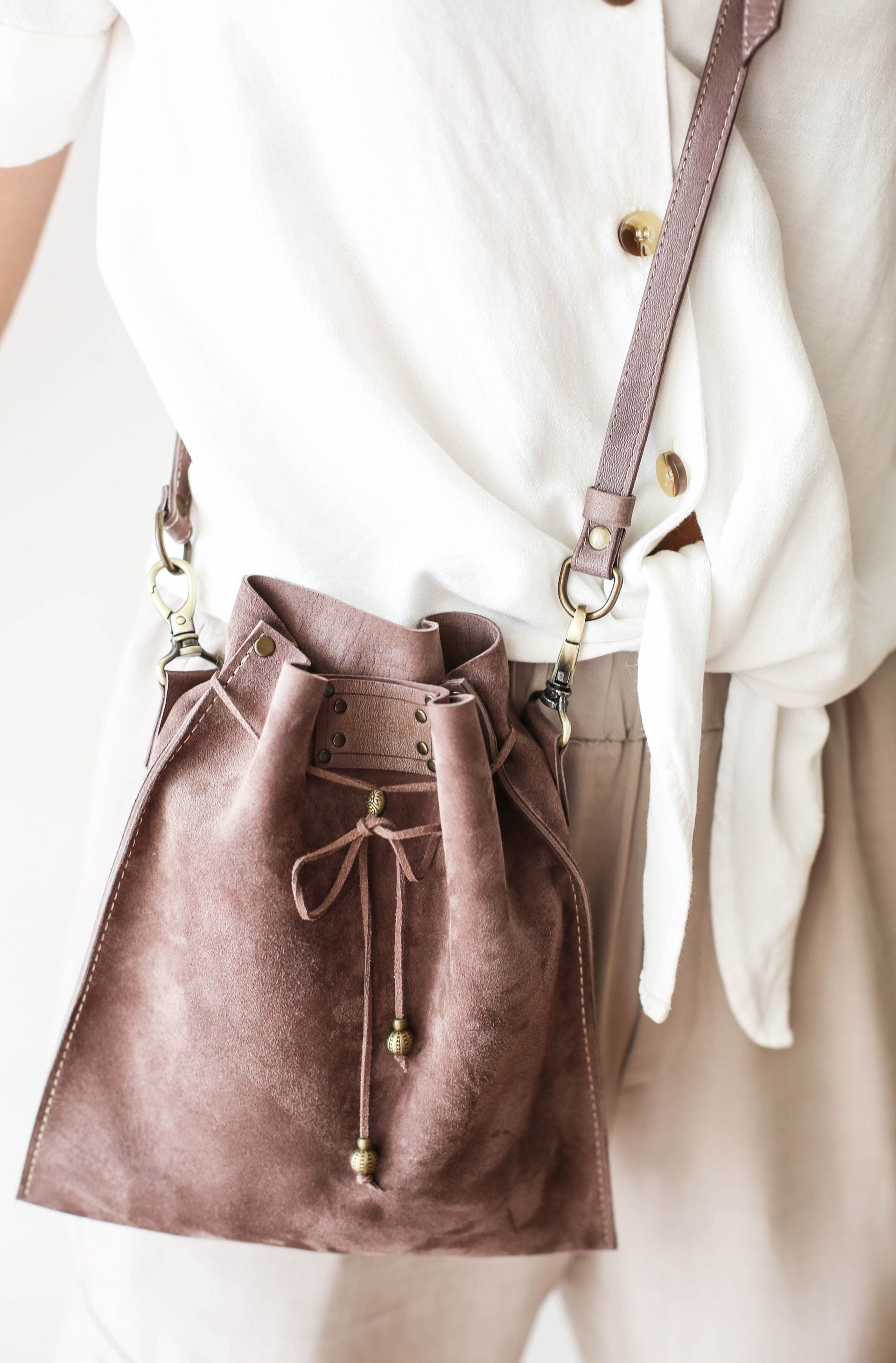 Crossbody leather Pouch